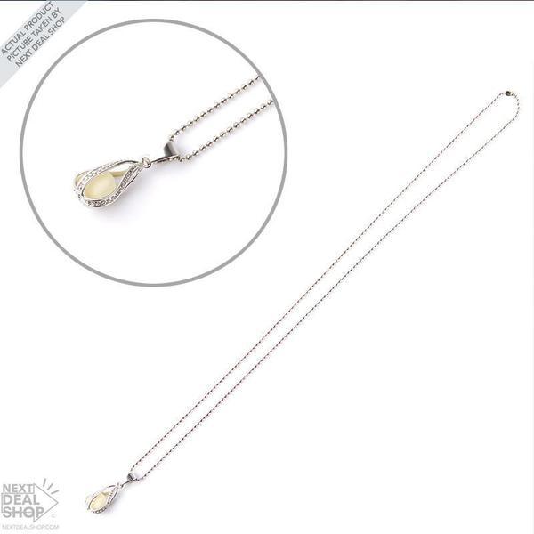 Collar de lágrima de sirena que brilla en la oscuridad